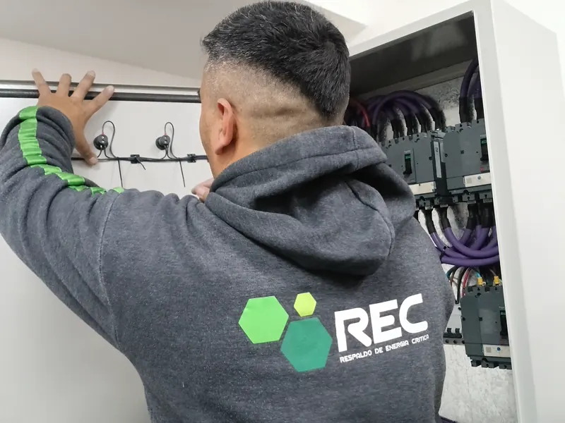 Cableado interno del tablero asociado a un sistema de UPS