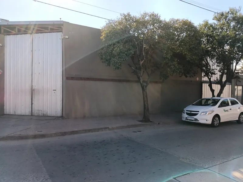 Vehículo de REC ENERGÍA preparado para el servicio en sitio